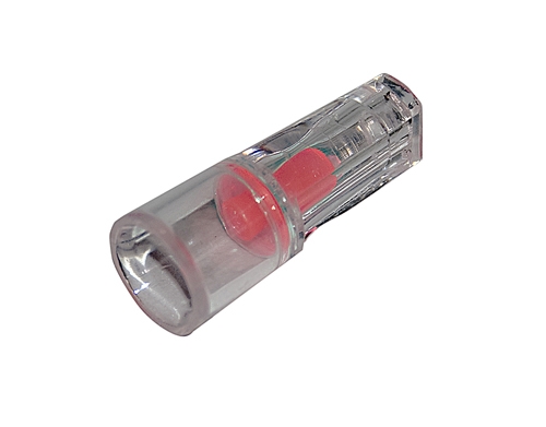 En anordning af gennemsigtig og rød plastik.